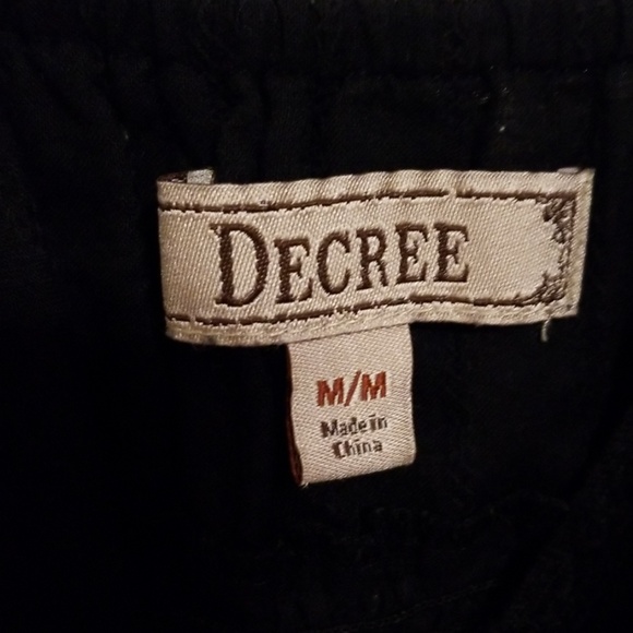 Black Flowy Tank - Picture 3 of 3